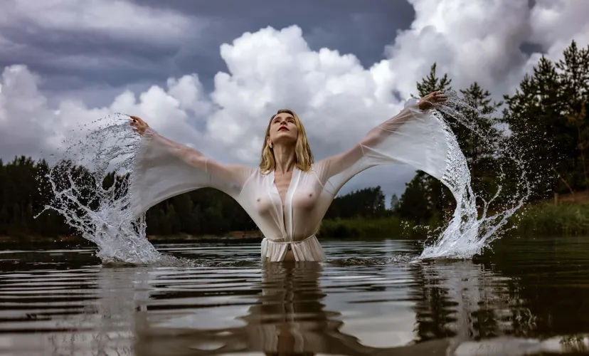 Thumbnail SamanthaRougeHot's Natural Beauty: A Praise of Pure Elegance