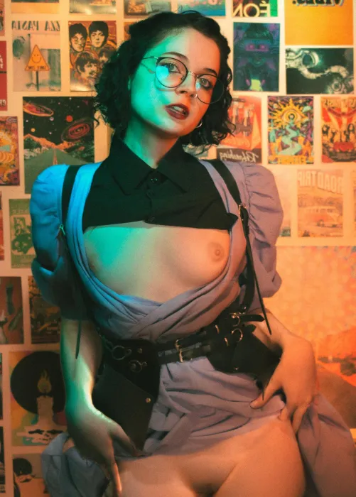 Thumbnail Thoughtful Reflections: A Window into the World of Shorthair Chicks by MereOasis
