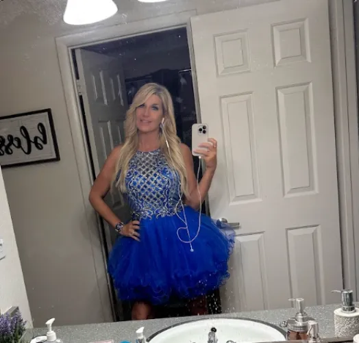 Thumbnail Blue Dress Beauty: PinkPeony_69's Stylish Choice