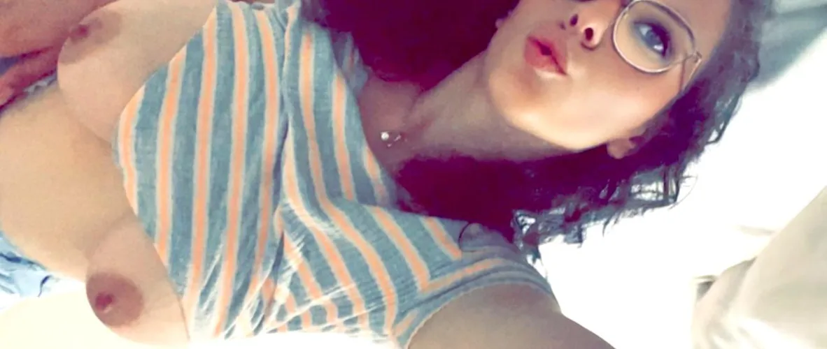 Thumbnail lidaalindaass: Big Tits or Face Dilemma in WifeWantstoPlay