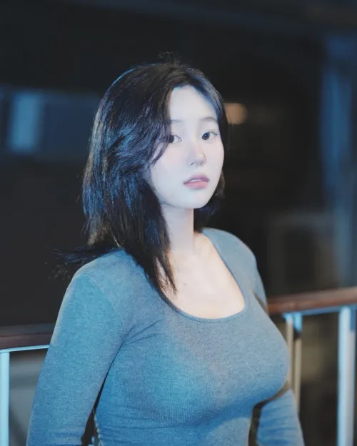 Thumbnail figurephilosopher Appreciates Korean Beauty with a Busty Twist | 2busty2hide