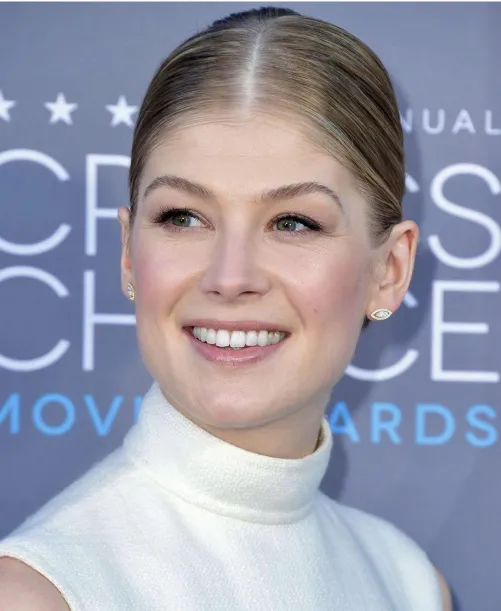 Thumbnail Rosamund Pike Beauty Spotlight: NachoPeroni's Tribute | PrettyGirls