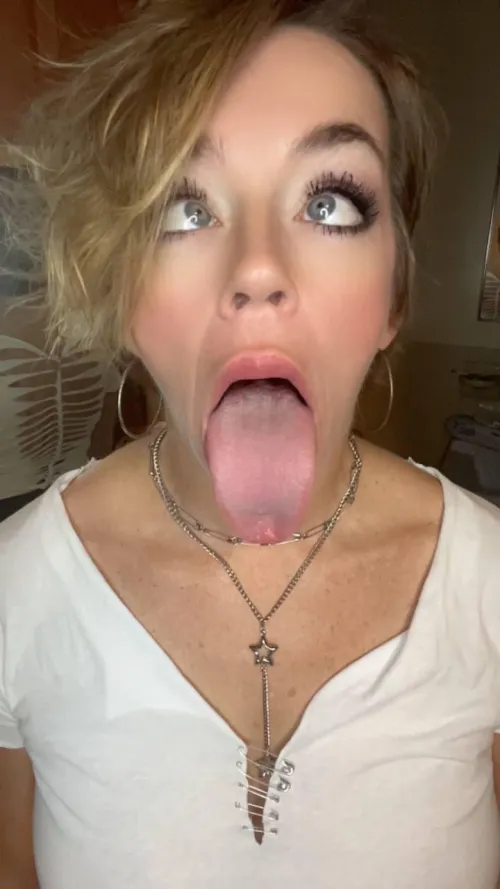 Thumbnail SashaSins555's Craving: A Naughty Wives Confession