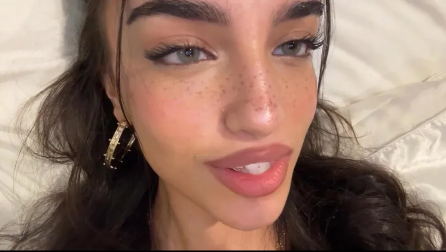 Thumbnail Stunning Beauty ID Request in SauceforNSFWads | therealdk_