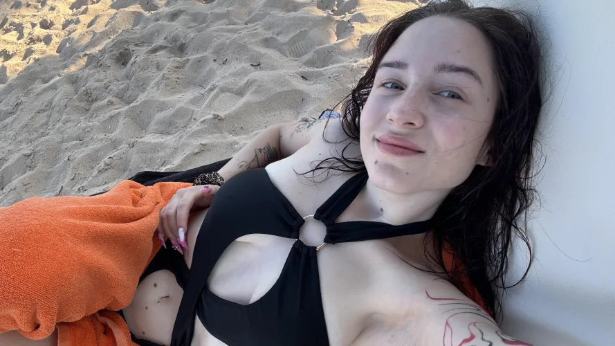 Thumbnail Style Dilemma: darling_jackfruit Seeks Opinions on Pool Fashion | OnePieceSuits
