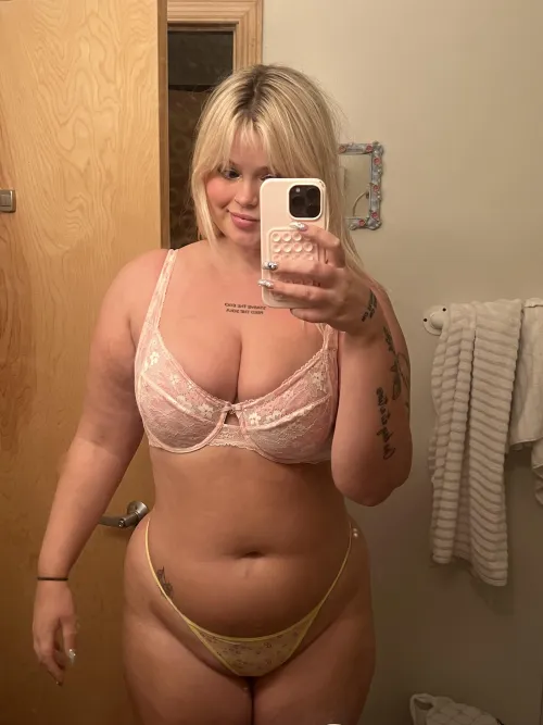 Thumbnail Are You Interested: Discovering Beauty with wispy_girlwa | BBW_Chubby