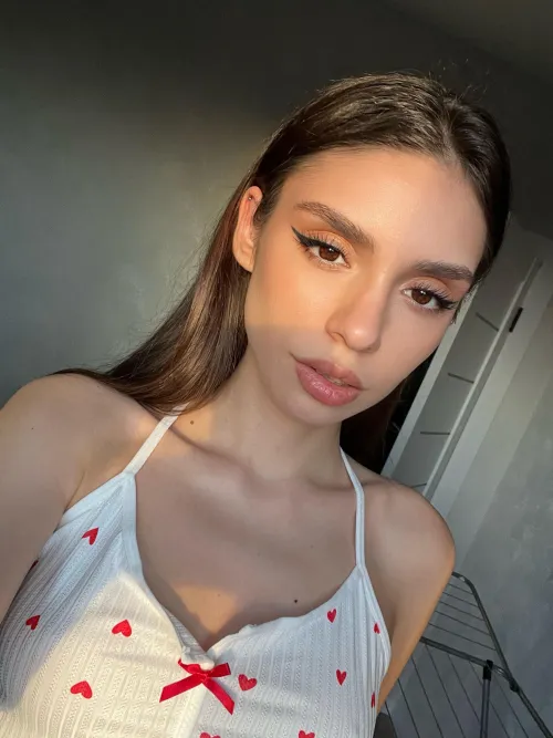 Thumbnail Cozy and Seductive in a Top | DorisiaCharmed
