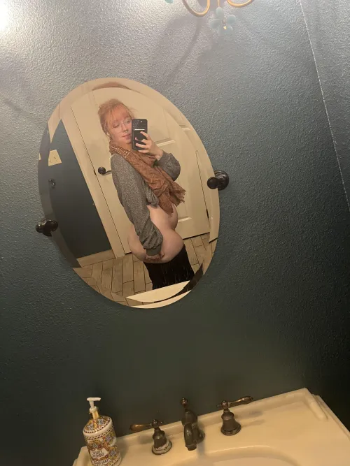 Thumbnail Curious Minds: Dive into Desires of Thick White Girls