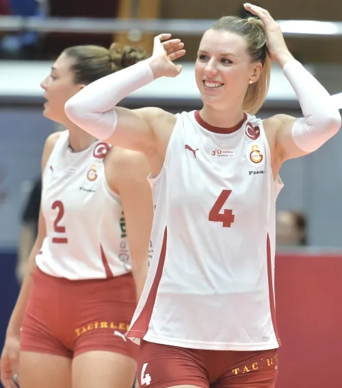 Thumbnail Unveiling Ilkin Aydin 2 and Britt Bongaerts - VolleyballGirls' Revelation