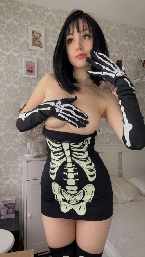 Thumbnail Sugar-Wanderer Asks: Do You Like My 18yo Body? | Slut Category