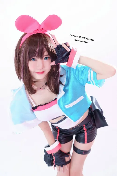 Thumbnail _trapd00r_ Features: Kizuna Ai Cosplay by Sally Dorasnow