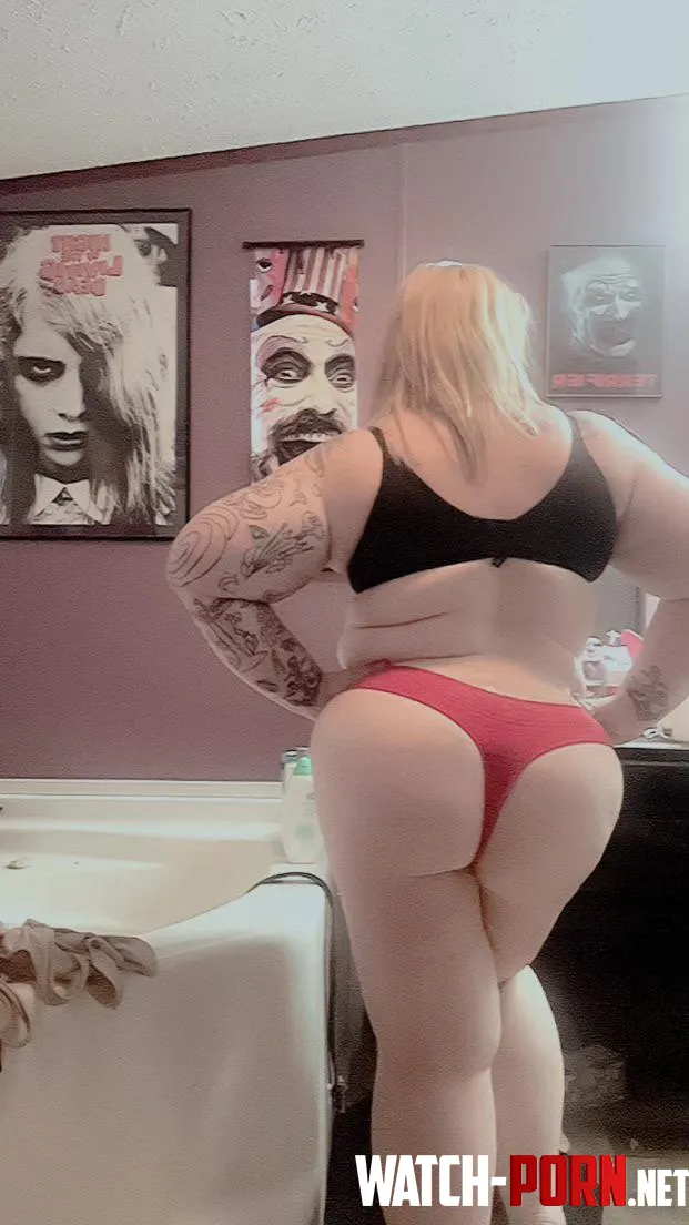 Thick Thursday is upon us  by Violetvonghoul