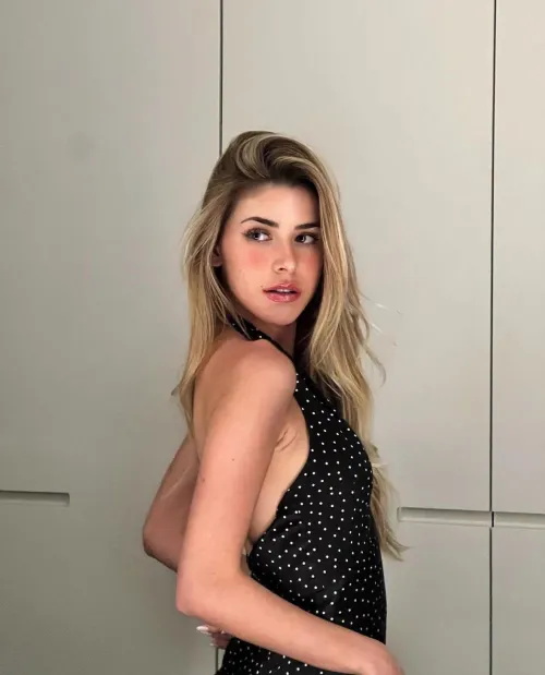 Thumbnail Pietra Pilao's Captivating Charm: tumblrvogue's Insight | PrettyGirls