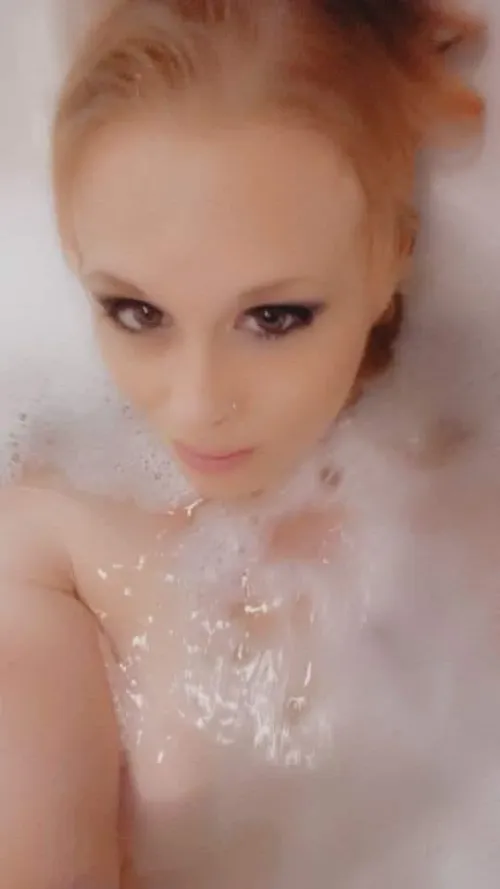 Thumbnail Seductive Snap Moments with dakoda4580 on slutsofsnapchat