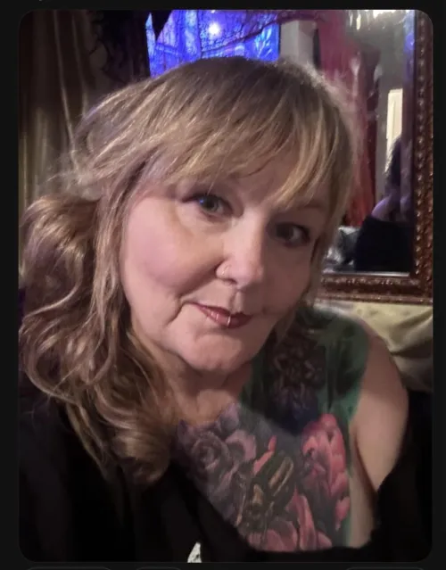 Thumbnail Grandmother with a Twist - Clairedelune2012 Shares GILF Insights