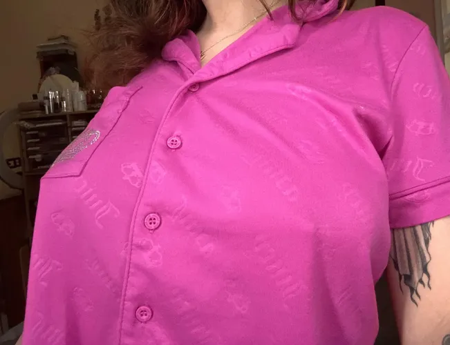 Thumbnail Pretty in Pink: x_QueTea Unveils pokies Glow