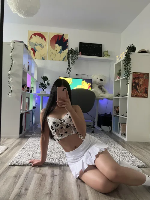 Thumbnail Pantless Styles: Miniskirt Confessions | ZephyrAmora