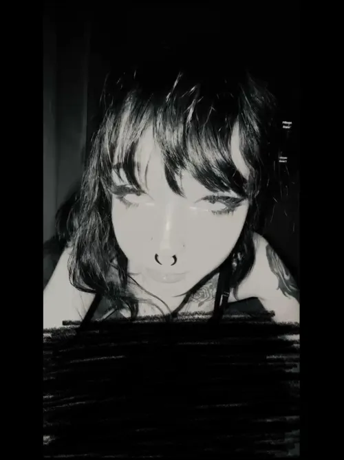 Thumbnail Sinfulthorns' Stunning Appearance in Gothsluts' Latest Vid