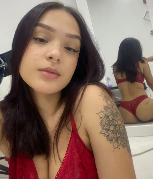 Thumbnail Discover 'You Can Always See Me on My Bed' by nicolenextdooor