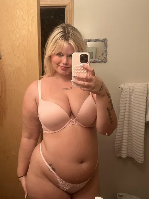 Thumbnail Am I Fuckable? Dive into the World of BBW_Chubby with wispy_girlwa
