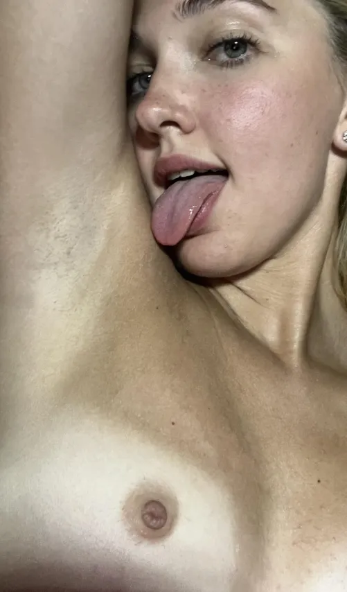 Thumbnail Armpit Selfies Lover? Discover more with Arya_Doll in CamSluts