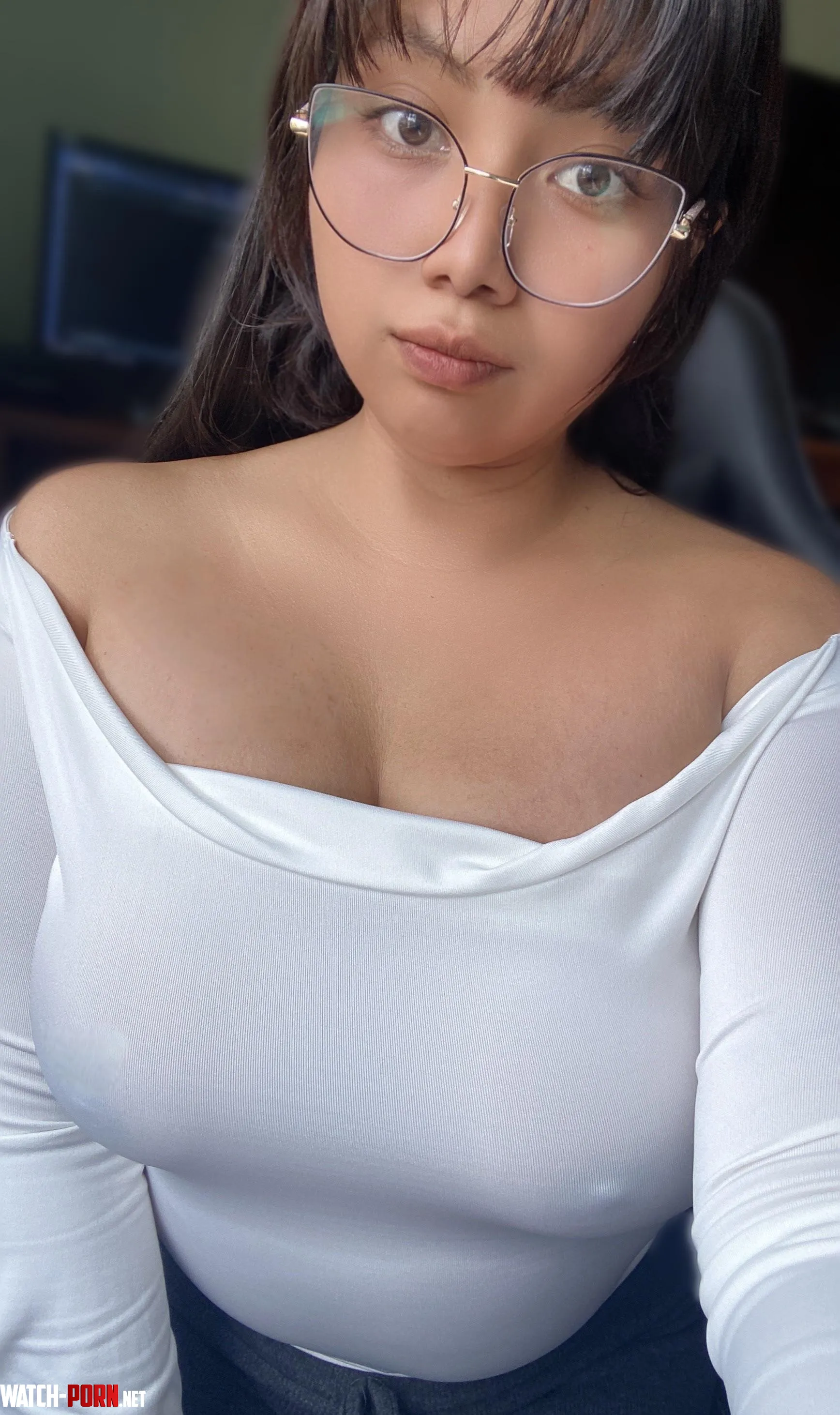 Mmm i have to figure out why my boss doesnt pay attention when i talk to him by SexyAzucena