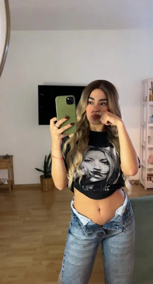 Thumbnail Weekend Style Essential: The Perfect Crop Top | euphoricbaddie