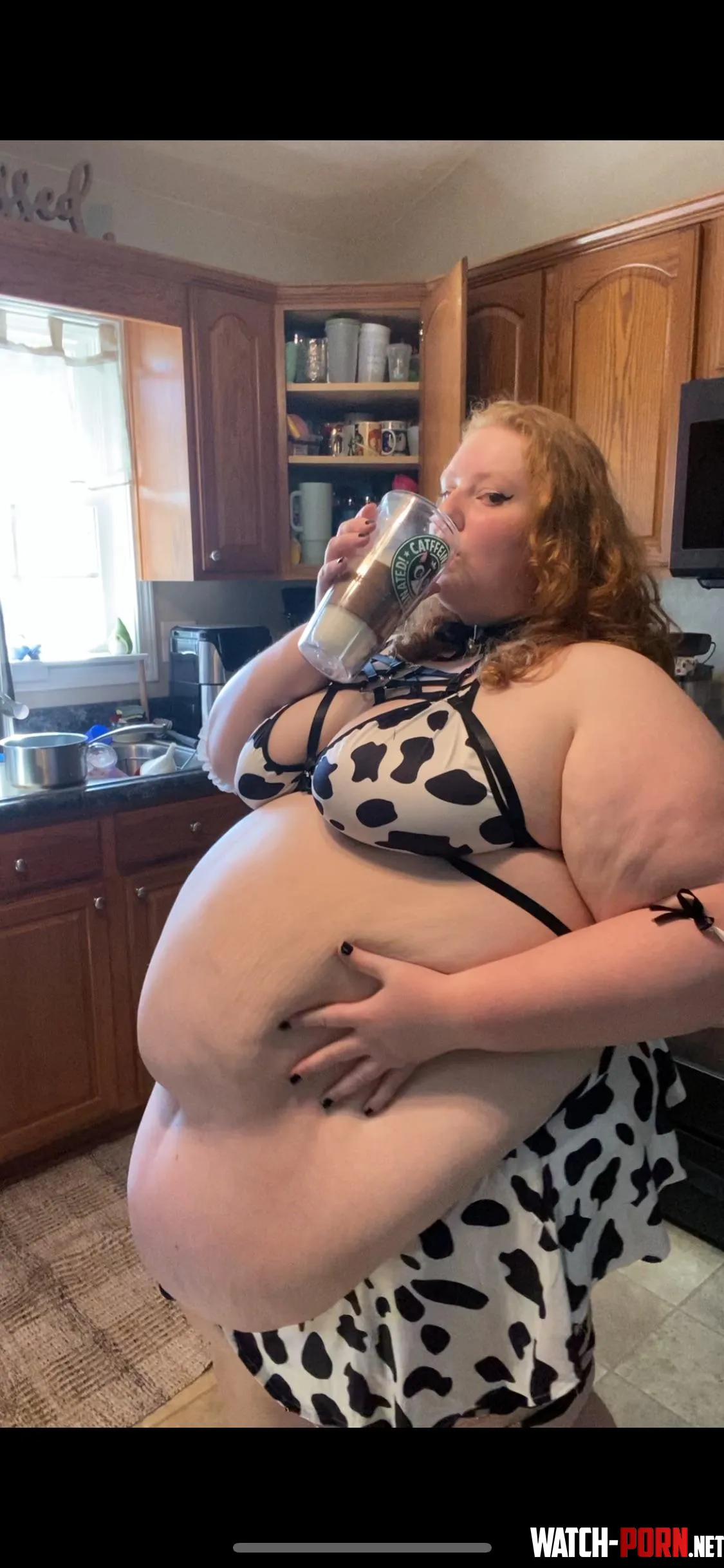 Chug a chug by Wholesome_gingerr