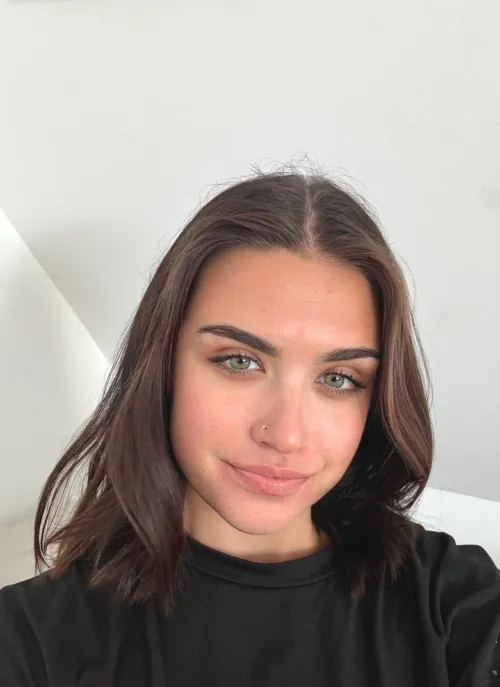 Thumbnail Starting Strong: A Positive Brunette Beginning | againstforemast