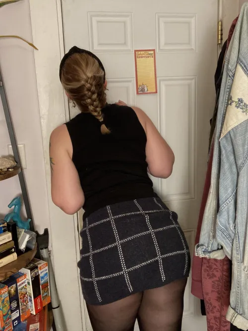 Thumbnail shutup69sitdown Offers a Cheeky Experience with the Mom Next Door in slightlychubby