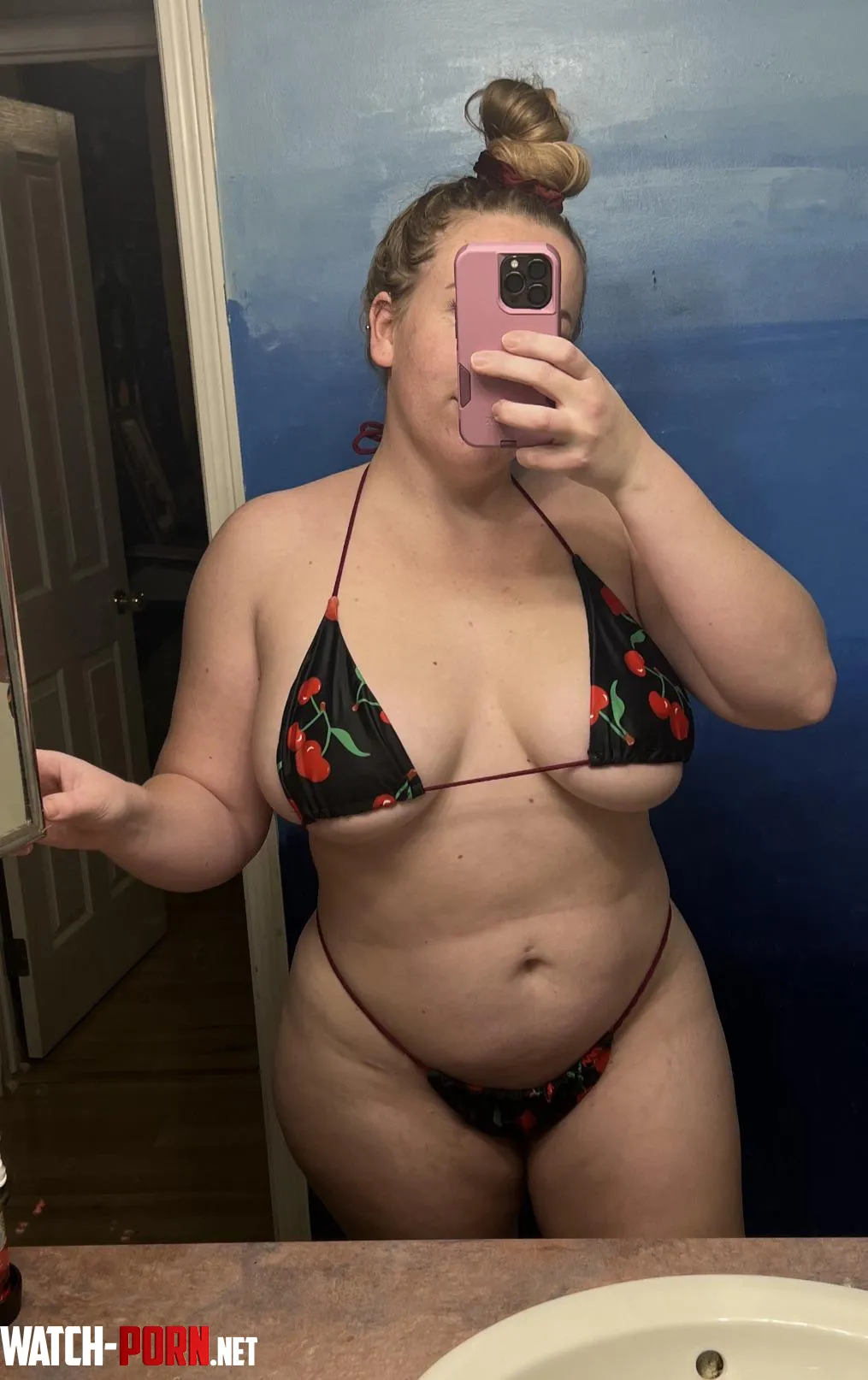 Would you date a thick milf who loves to try new things in the bedroom by Canadianbarbie69