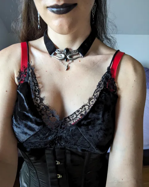 Thumbnail Exploring Gothic Cleavage: Dark and Alluring by darkspellslingerie