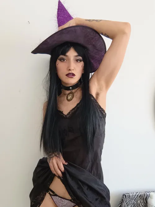 Thumbnail Spooky Seduction: Esme420kinky as Your Hairy Witch