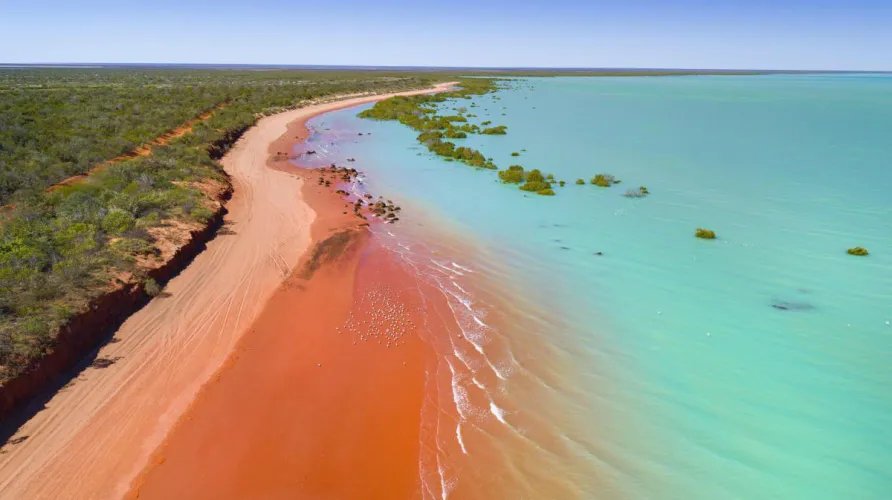 Thumbnail Red Sand Beach in Northwestern Australia - Author: colapepsikinnie | beach