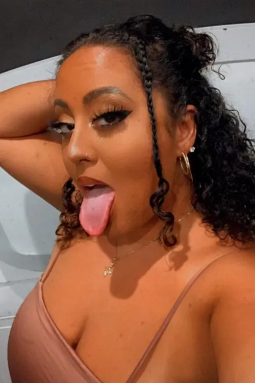 Thumbnail Seeking Pleasure: Cum Help from urthiccmommy | chubby