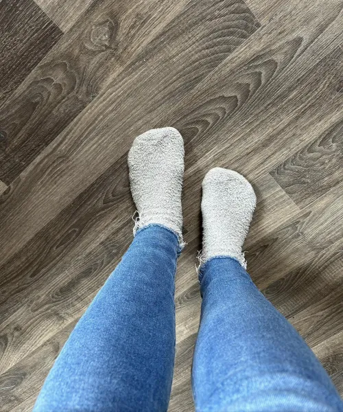 Thumbnail Embracing the Cold: Vale032's Socks Story