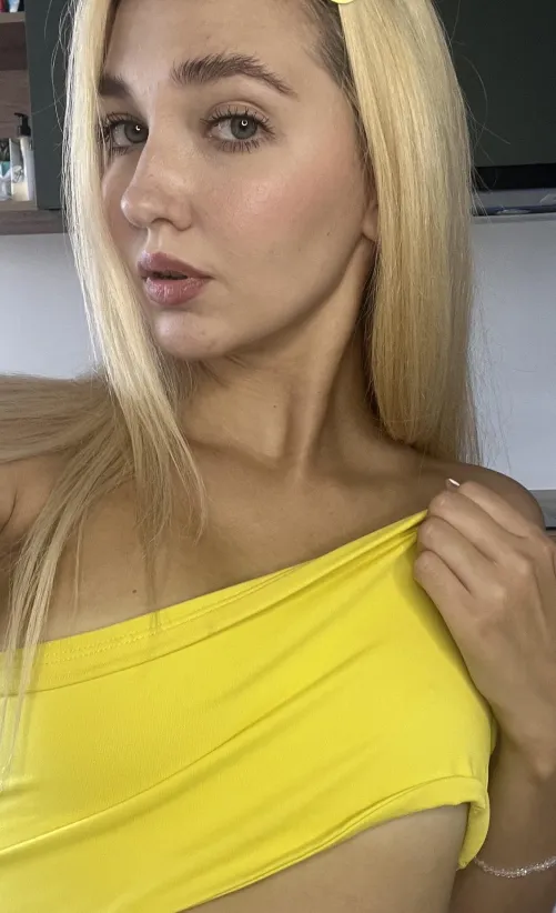 Thumbnail Color Crush: Discover Exciting New Tops with Arya_Doll