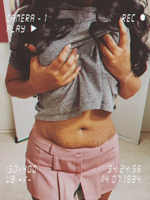 Thumbnail curvytemptress9's Compelling Gaze on Display in IndiansGoneWild