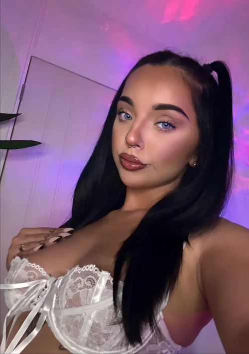 Thumbnail Shy Charm: HottieNina Reveals All in onlyfansgirls101