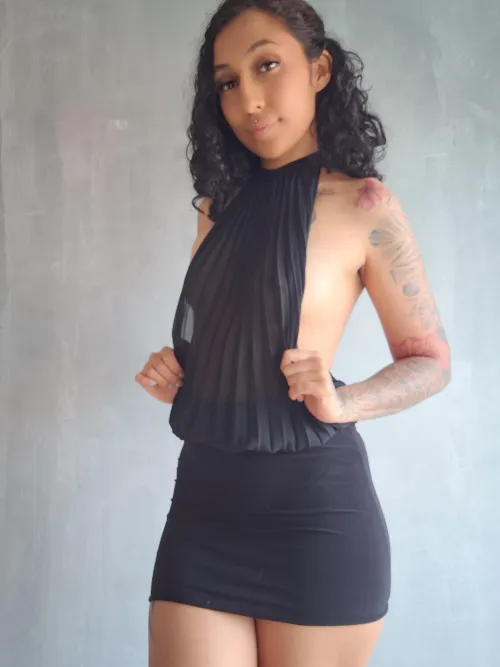 Thumbnail Flaunting Elegance: Loving Tight Dresses - TightDresses