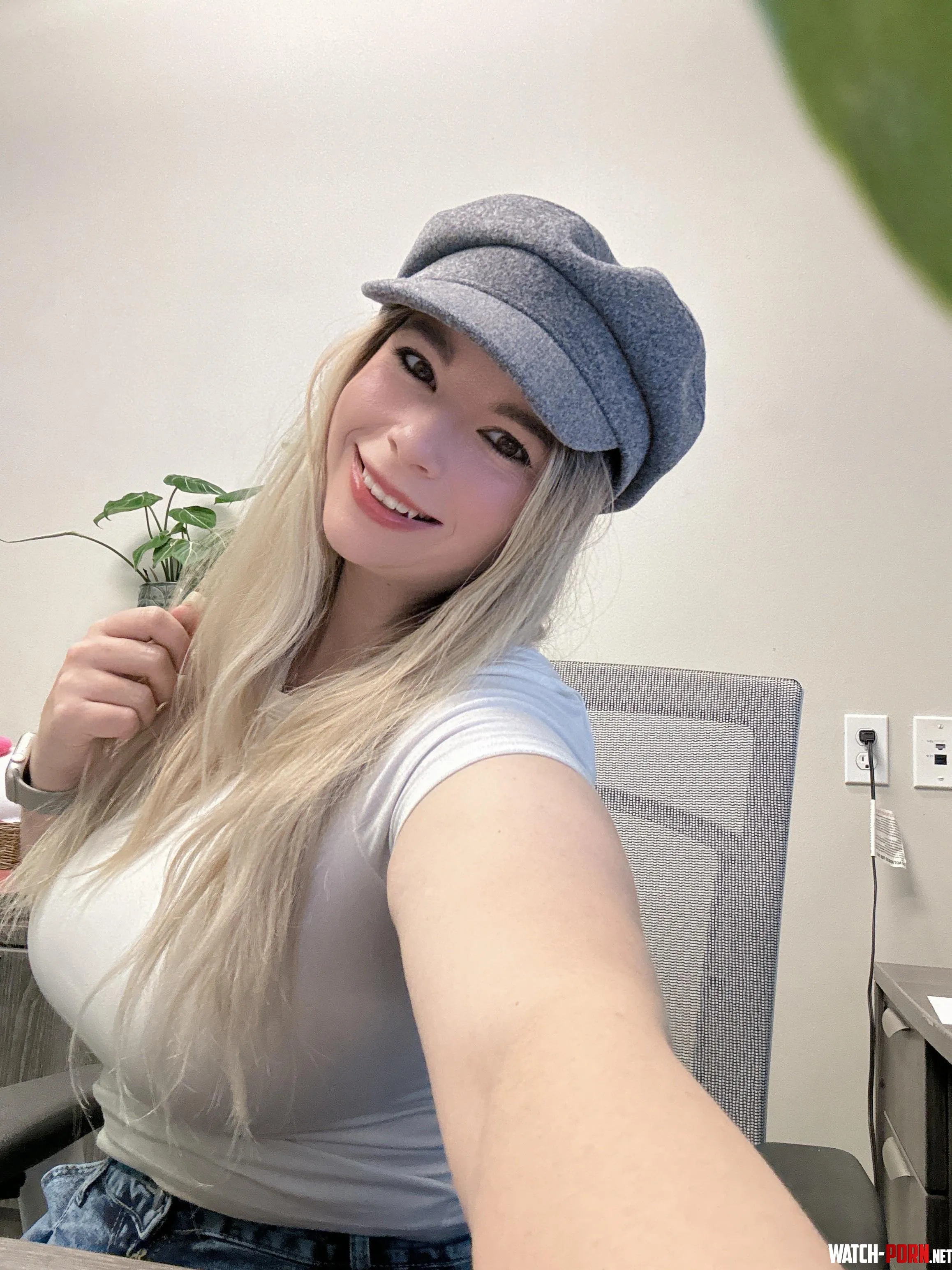 Love this simple outfit  by Peachia_