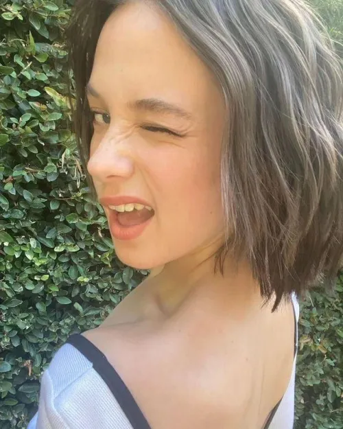 Thumbnail Radiant Cailee Spaeny: A Portrait of Beauty by James007BondUK