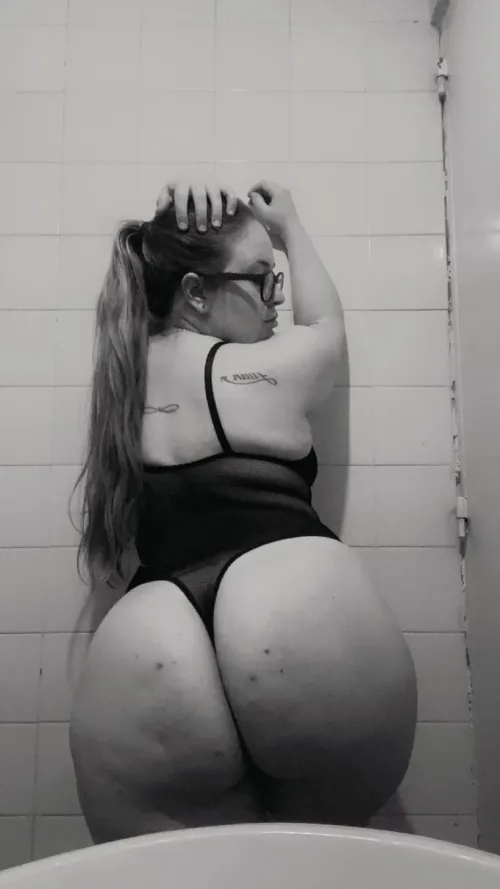 Thumbnail Generosity in Action: Sharing on BBW Platform by florencia_1997