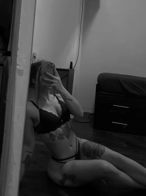 Thumbnail Satisfy Your Desires in 'slutsofsnapchat' with SaraKensington