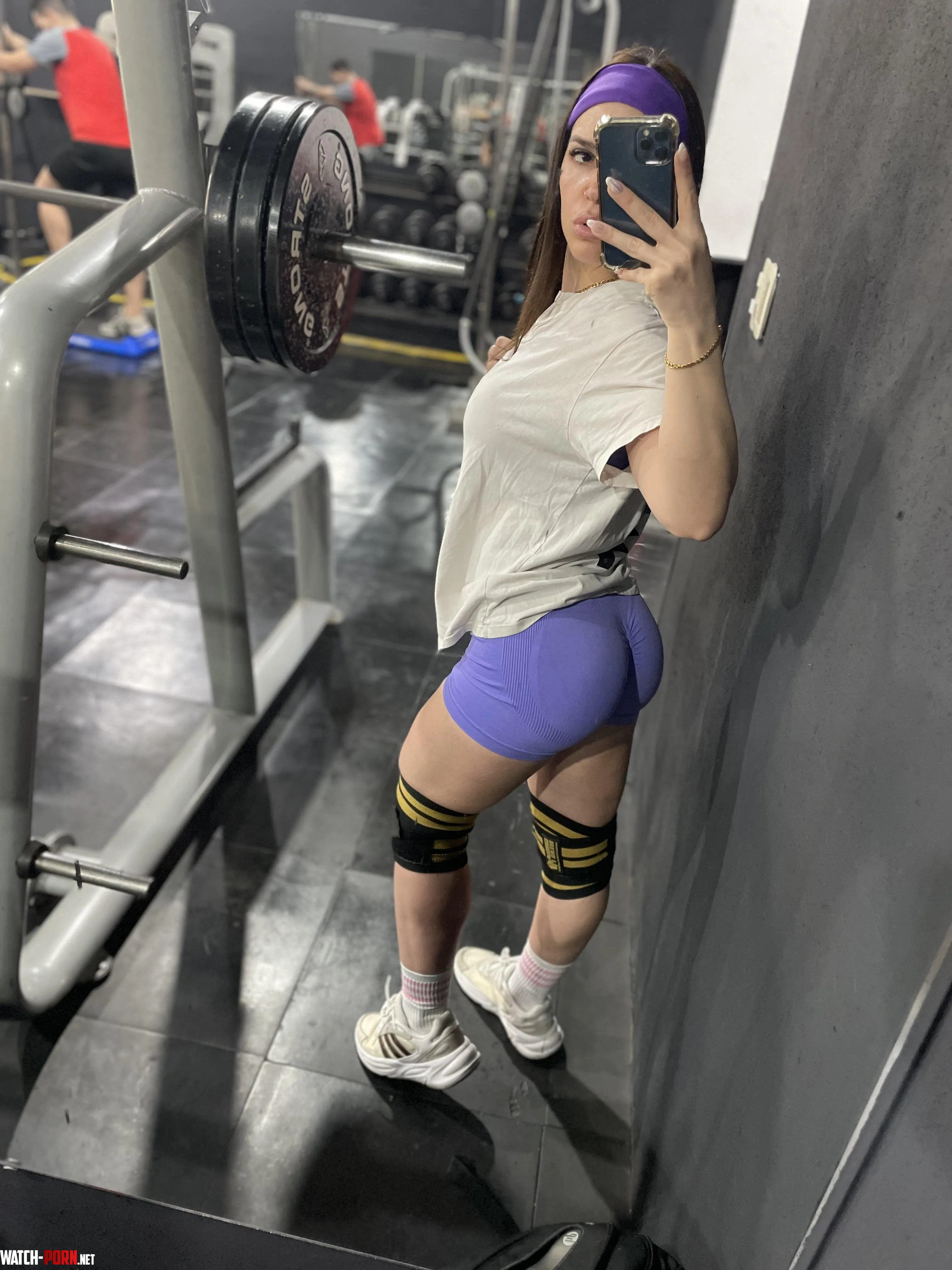Intense leg training by Afroditalatina