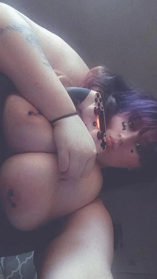 Thumbnail LivingDeadGirl62402's Daddy Sale: Alluring Offer