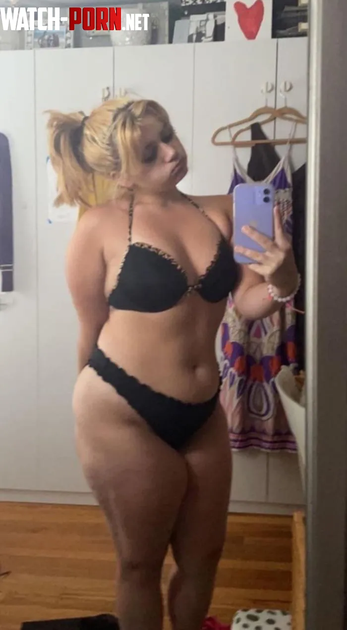 proud teen bbw  by ari_kisses