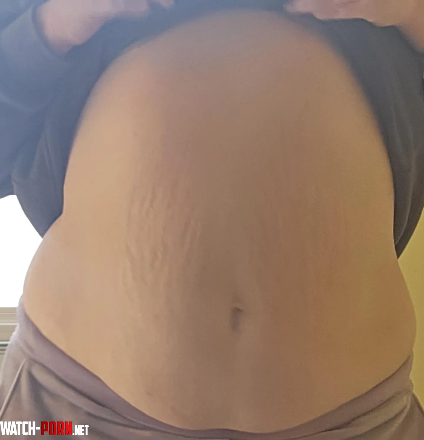 My belly is pooping out of my leggings and my belly feels like its gonna pop acter eat all my food today but I could still eat some more  by fat_babygirl