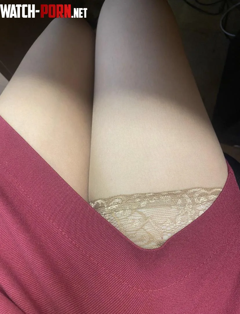Who wants to be under my table by myhubbylikestowatch