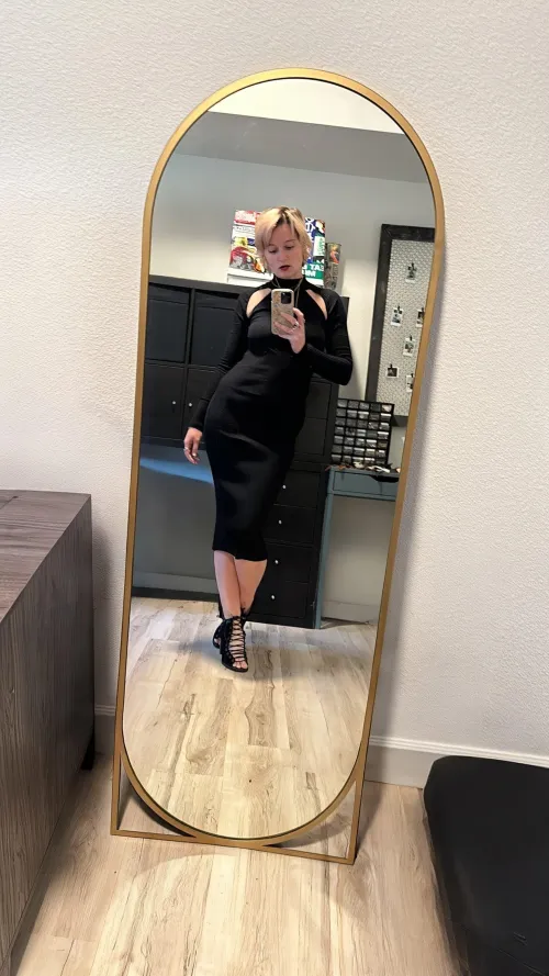 Thumbnail Capturing Fashion Details: The Open Back Trend in Tight Dresses by lilylux9